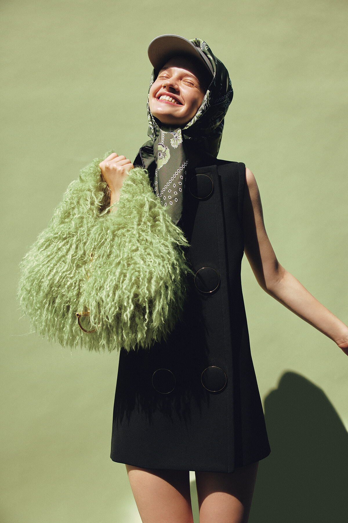 グッチのバッグ】フェイクファーの愛らしさでハッピーに。｜Fashion