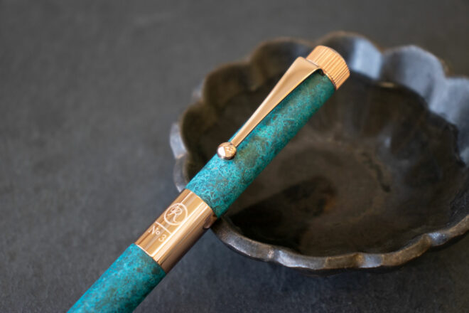 唯一無二のアート。「〈ROMEO〉No.3」ボールペンから日本の着色伝統技