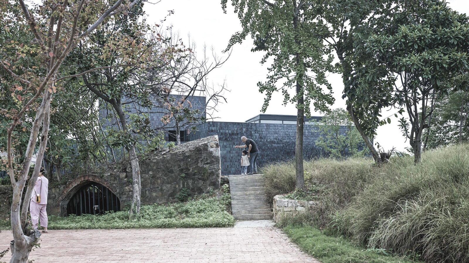 中国の陶器の都に残る遺跡を再生しつつ展示に取り込む〈黄龍山・紫砂