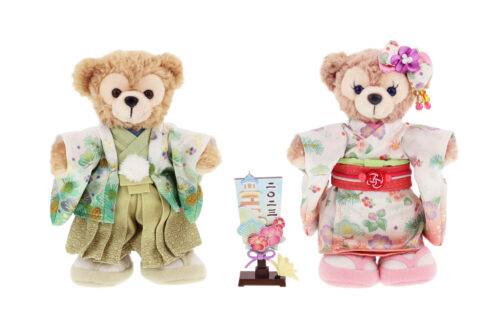 ダッフィーとシェリーメイが和服姿に 新年記念のコレクションドールを