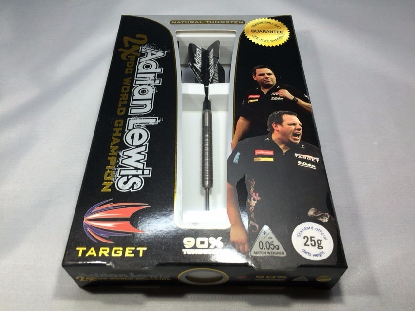 美品 TARGET Adrian Lewis ソフトダーツ サイン入り 美品 TARGET