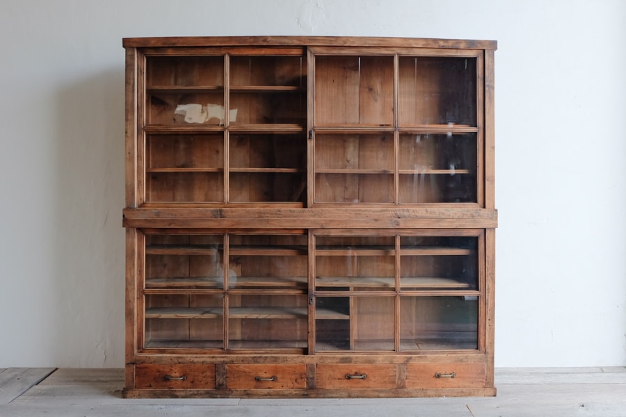 和のアンティークの食器棚 | ライフスタイルショップICCA Online shop