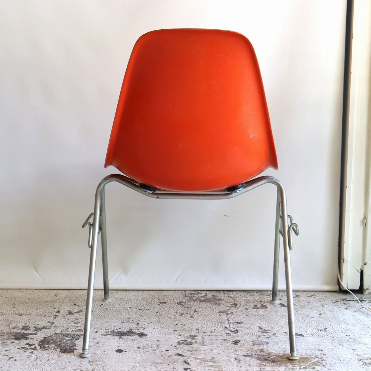 ハーマンミラー シェルチェア エッフェルベース オレンジ 年代不明