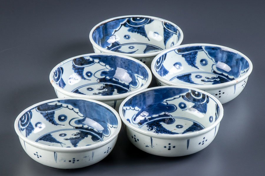 326 古伊万里染付松松葉吹雪図蕎麦猪口 江戸前期 326 古伊万里染付松