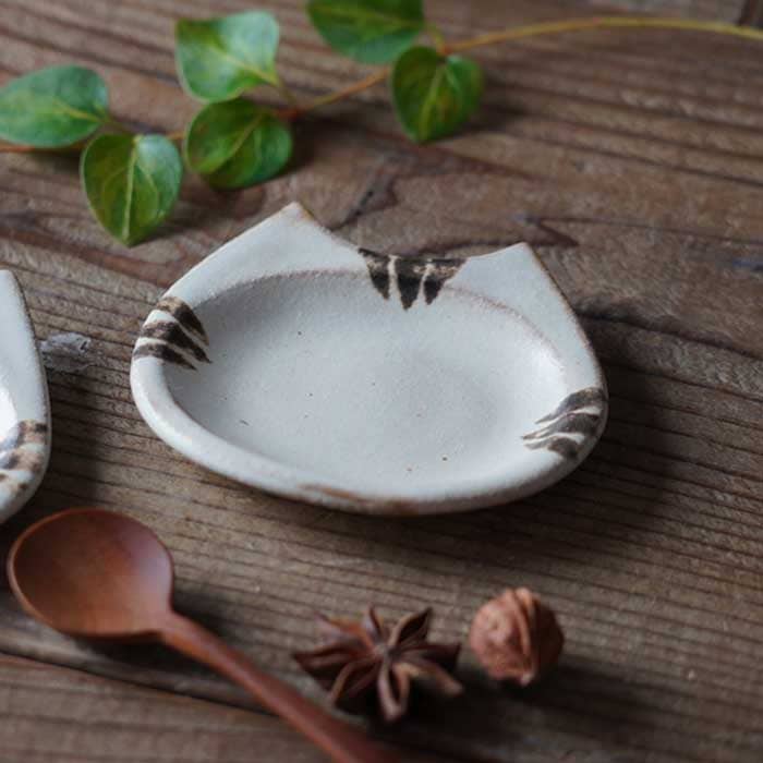 益子焼 ねこの豆皿【トラ猫】陶器 ネコグッズ 猫 とらねこ キジトラ