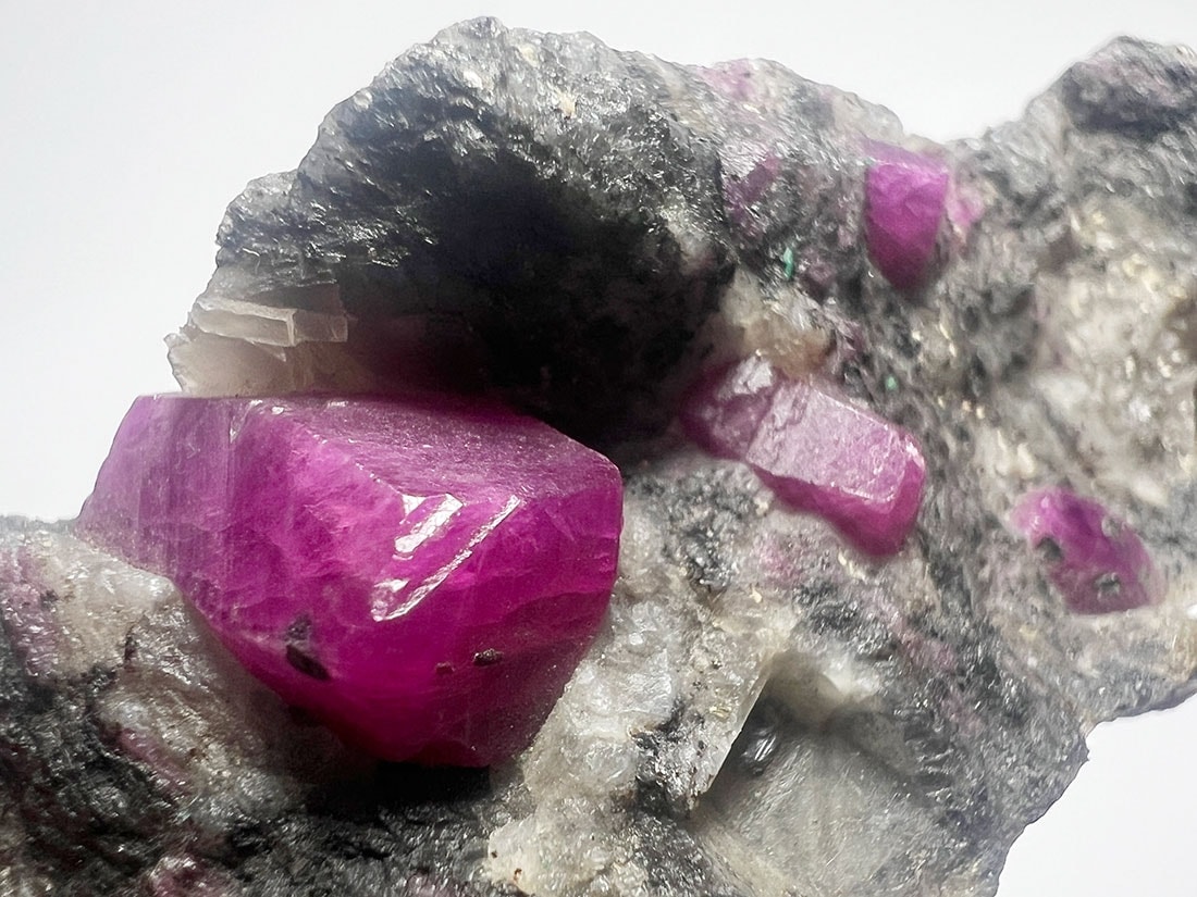 レア】オールドコレクション インド産母岩付きルビー