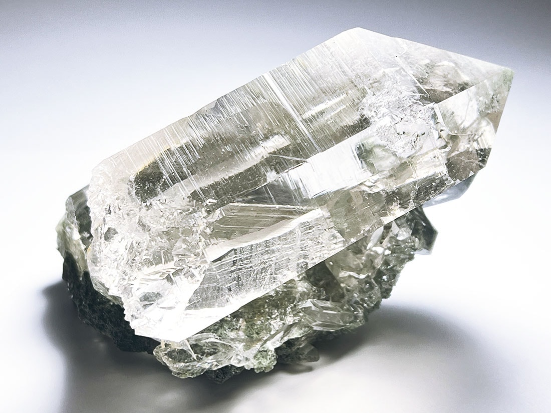 ヒマラヤ産水晶 水晶クラスター 重さ3.0kg 【公式通販】