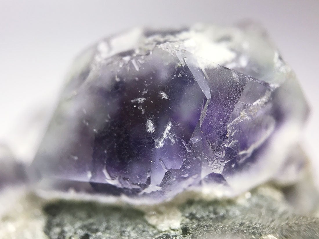 湖南省ヤオガンシャン産フローライトonクォーツ