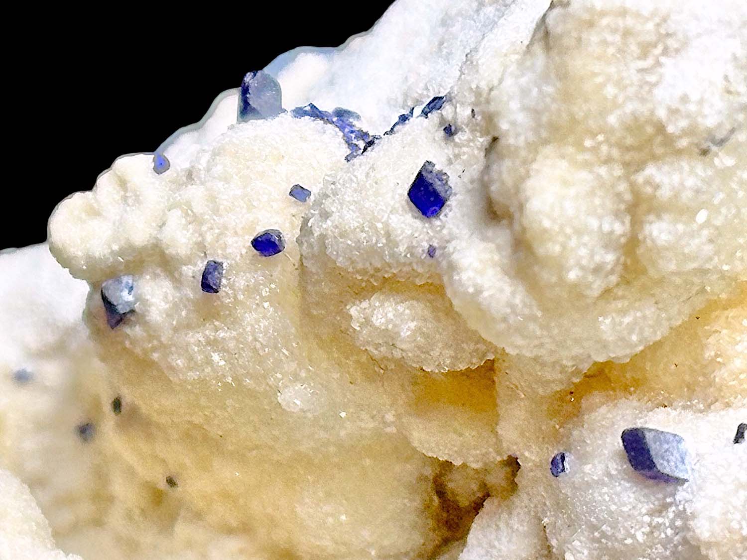 岡山県布賀鉱山産 逸見石/Henmilite