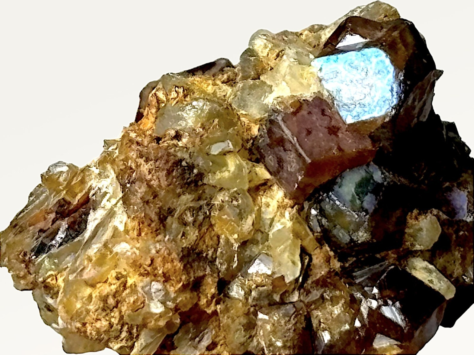 国内鉱物放出! 天川産 レインボーガーネット（ネオン調含む）含む結晶