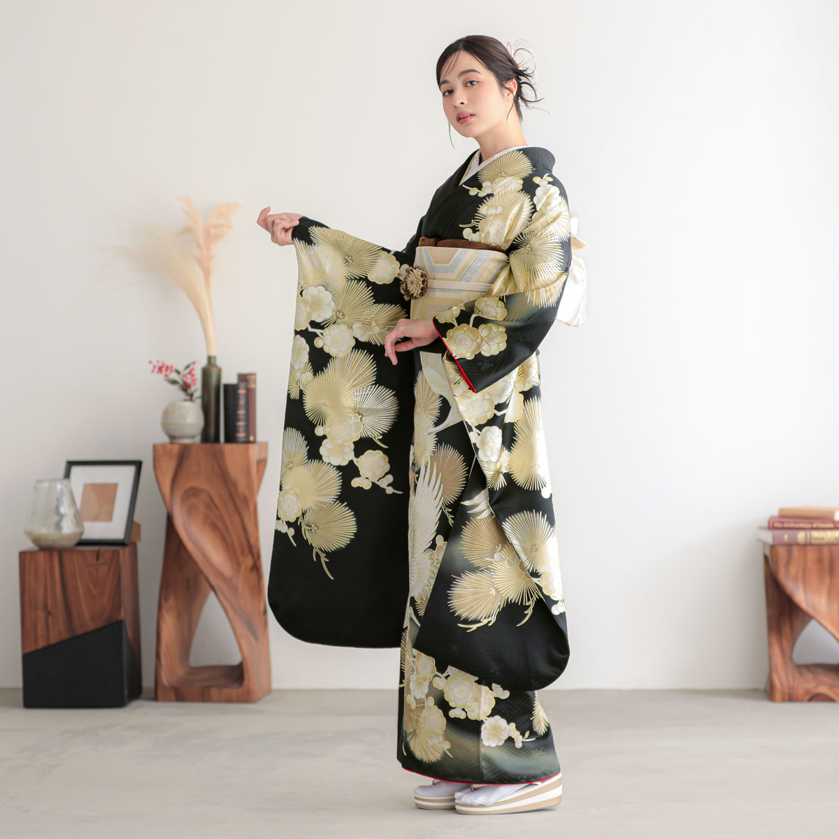 黒金 鶴に松梅（【振袖・袋帯・長襦袢のセット商品】） | FURISODE