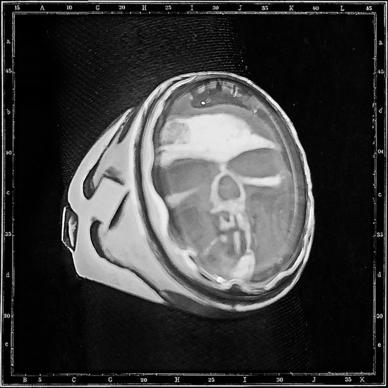 CRYSTAL SKULL RING - LARGE | クレイジーピッグ公式オンラインストア