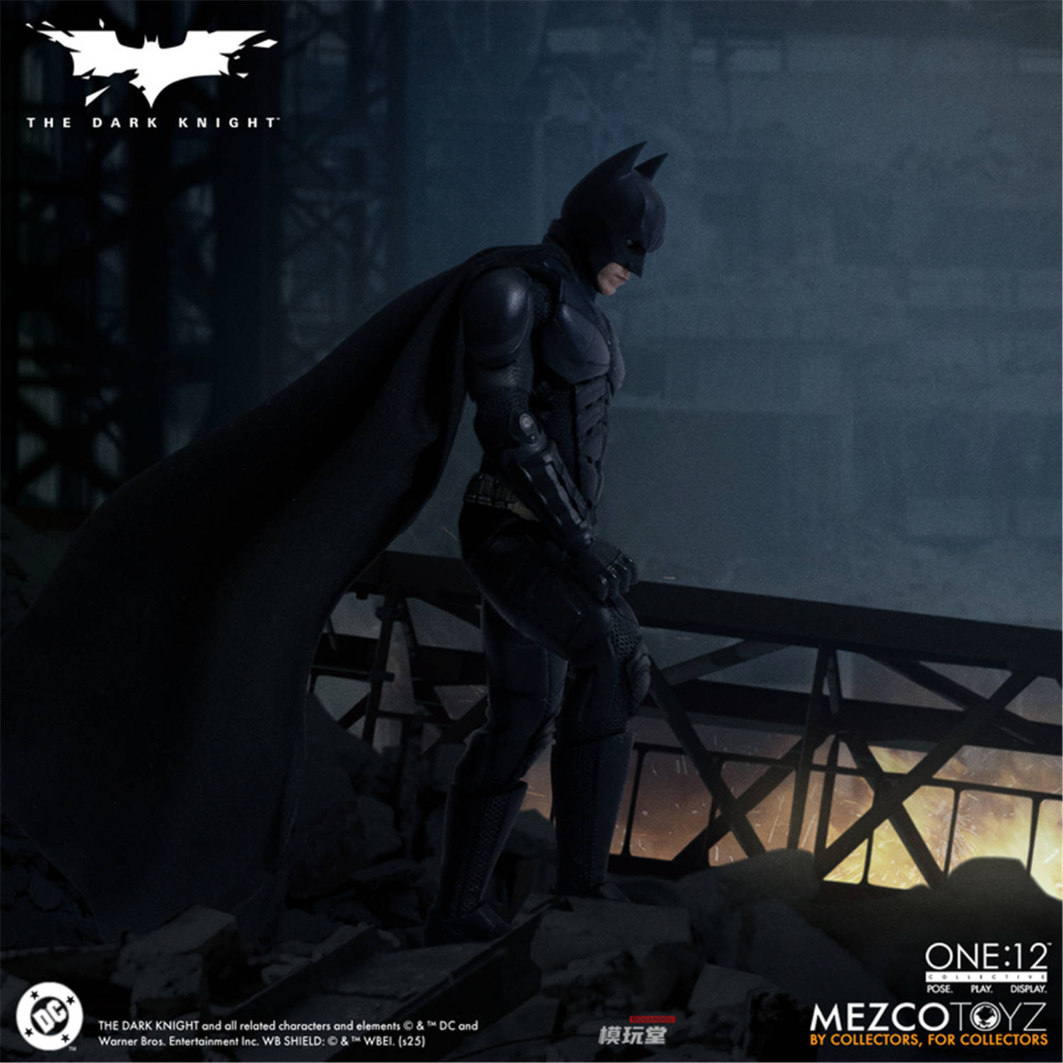予約 Mezco Toyz 1/12 『ダークナイト：バットマン』 バットマン The