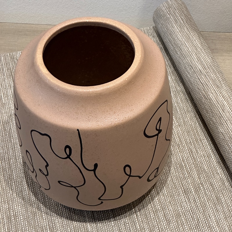 引き取り限定！ 陶器の花瓶 ベージュ・ブラウン・黒 56730491590_C_1.jpg