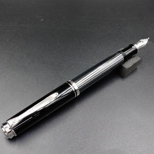 Pelikan 万年筆 ブラック ストライプ