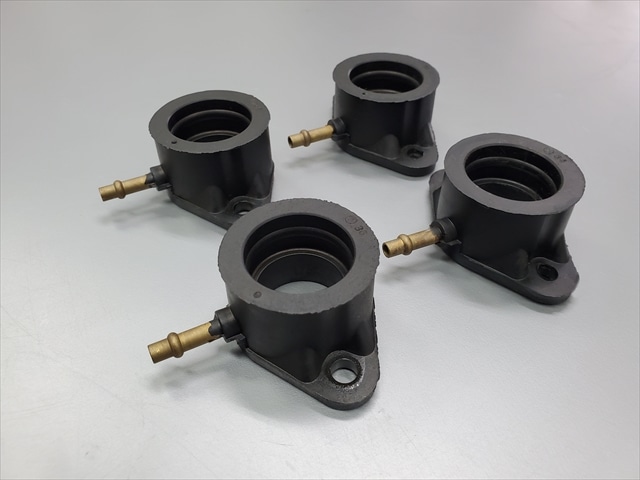 フェアレディU20エンジンキャブ ゴム製インシュレータ 4個セット取り外し品