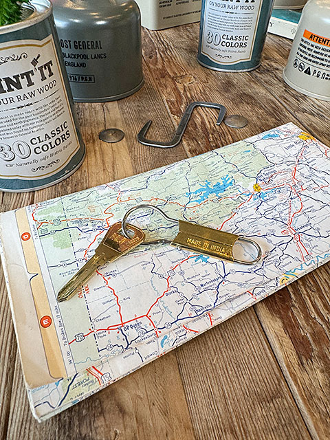 ポストジェネラル ブラスキーホルダー ＆ ビンテージキー 2点セットの