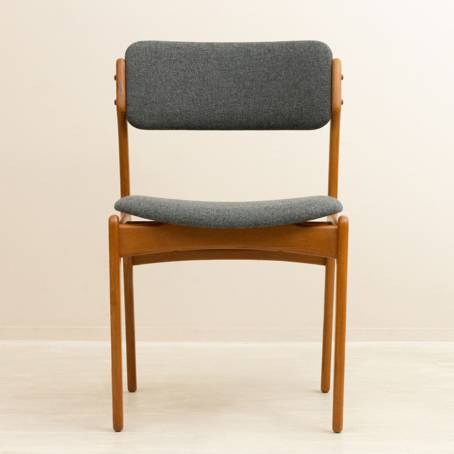 エリック・バック モデル49 ダイニングチェア チーク 北欧ビンテージ