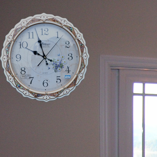 キラキラとゴージャスな壁掛け時計：5320wh 送料無料 姫系 無音