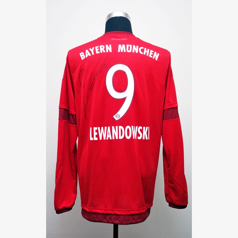 レヴァンドフスキ直筆サイン入りバイエルン・ミュンヘン15/16ホーム