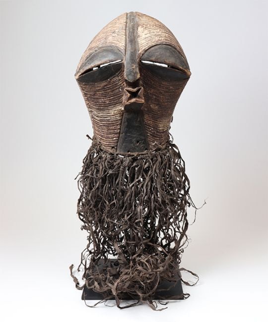 コンゴ民主共和国 ソンゲ族 仮面 台座付き｜KANKAN ONLINE SHOP【公式】