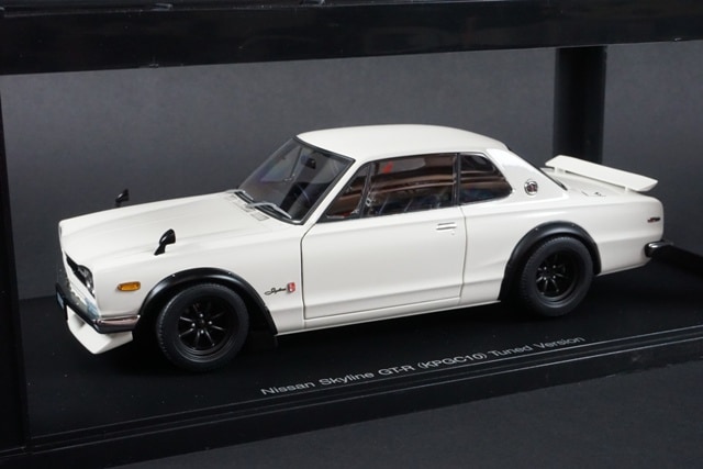 オートアート 1/18 GT-R KPGC10 ホワイト チューンドバージョン