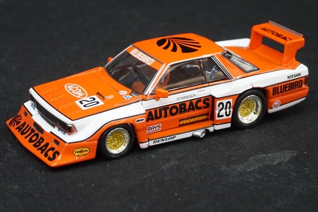 1/64 トミカリミテッドヴィンテージネオ オートバックス ブルーバード