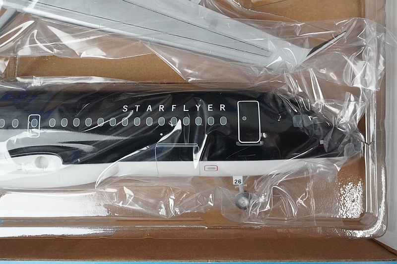 1/100 A320-200 スターフライヤー 進撃の巨人スペシャルジェット
