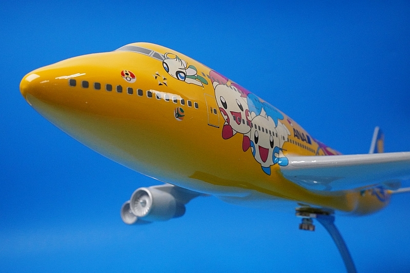 ANA ボーイング747-400 ピカチュウジャンボ JA8957 ANA ボーイング747