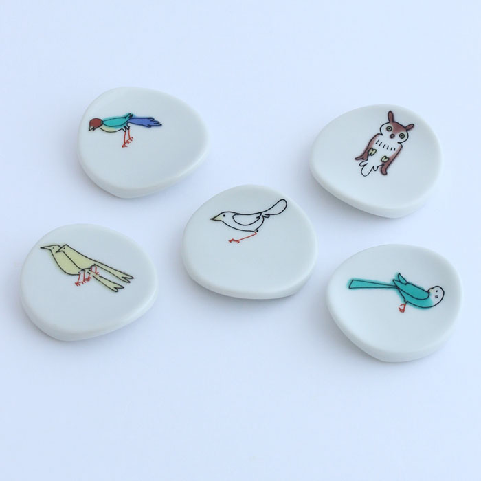 長右衛門窯 銘々皿（赤絵兎文・ 花型小）｜九谷焼のうつわ｜和食器通販