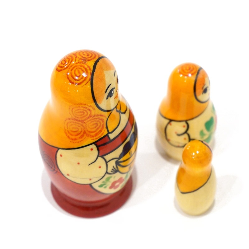 ロシア キーロフの街のマトリョーシカ（3P） MAT-153 | インテリア雑貨