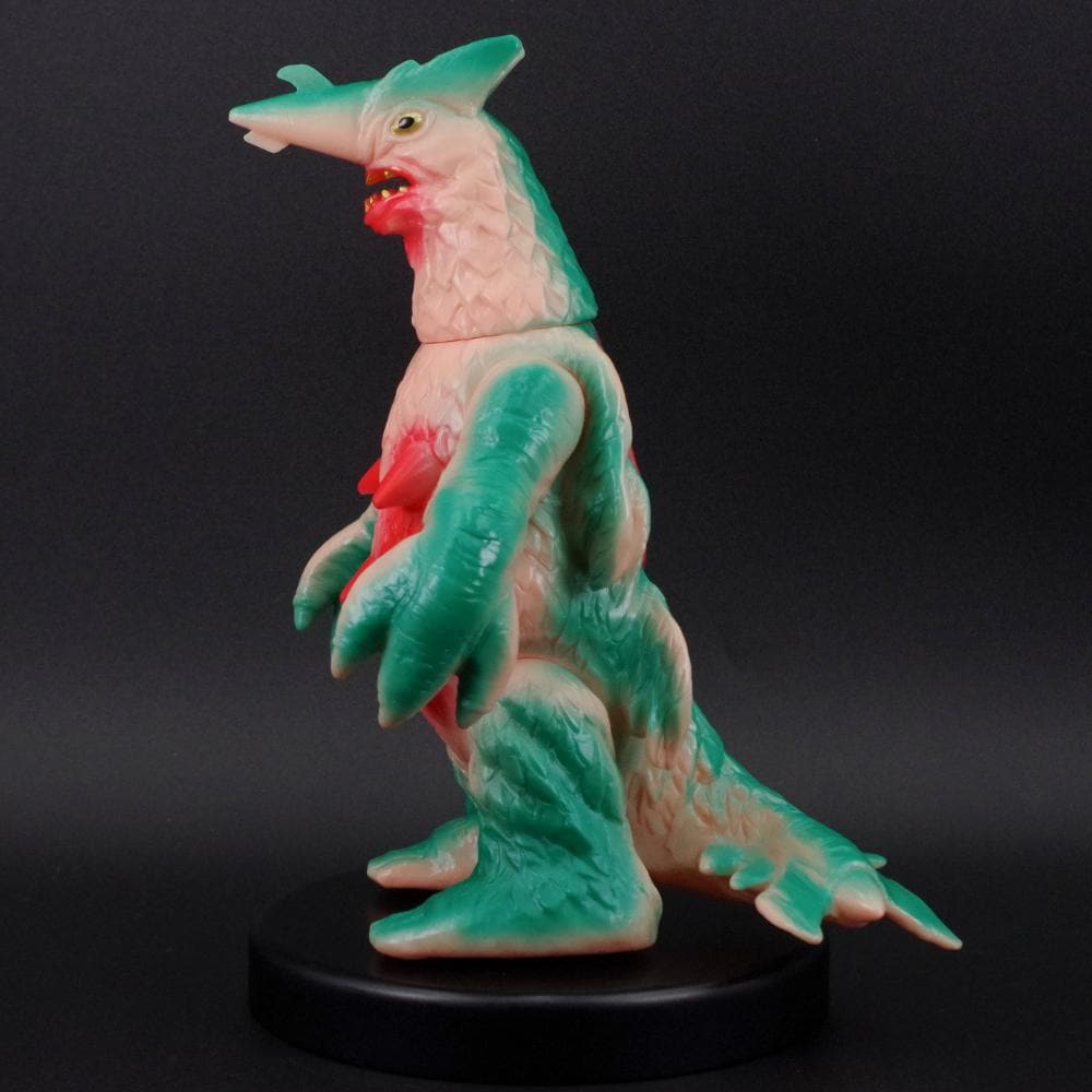 ブルマァク ホタルンガ 蓄光 ソフビアイランド 墓場の画廊