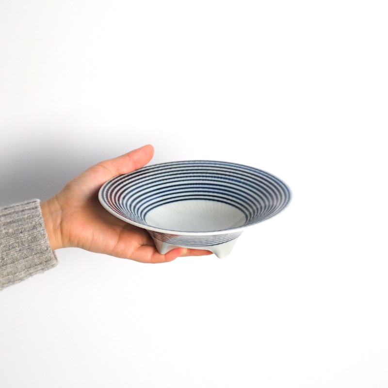 藍駒 三つ足中鉢 | すべて | マルヒロオンラインショップ