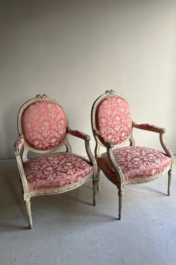 ペア】フレンチアンティーク調チェア ルイ16世様式 猫脚 クラシック花