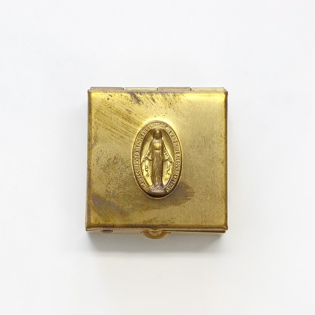 053B04BRP 真鍮製ピルケース スクエア マリア 生地 35.0×32.0×13.0mm 1