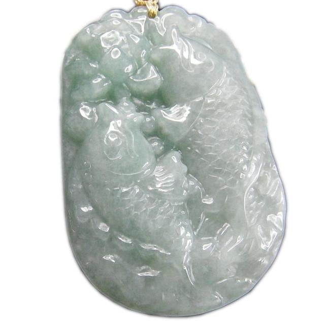 ひすいジェダイト鯉精工彫刻木綿紐ネックレス天然石ミャンマー産本翡翠