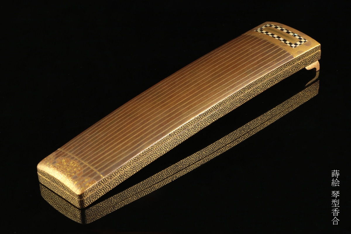 明治時代 螺鈿象嵌 菊桜蒔絵 琴形香合 箱付