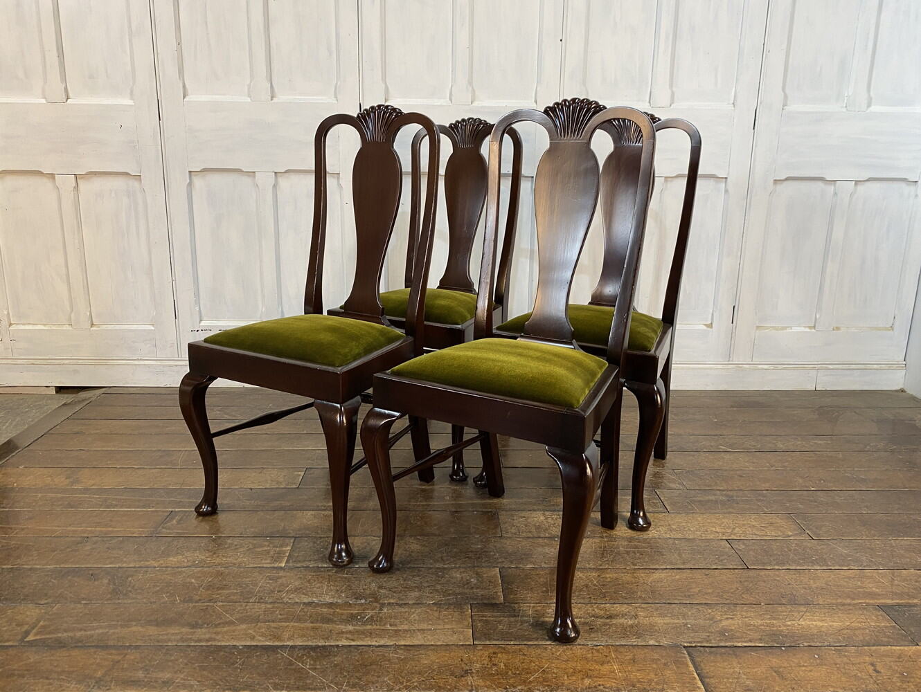 イギリス アンティーク 家具 クイーンアンチェア ダイニングチェア 猫