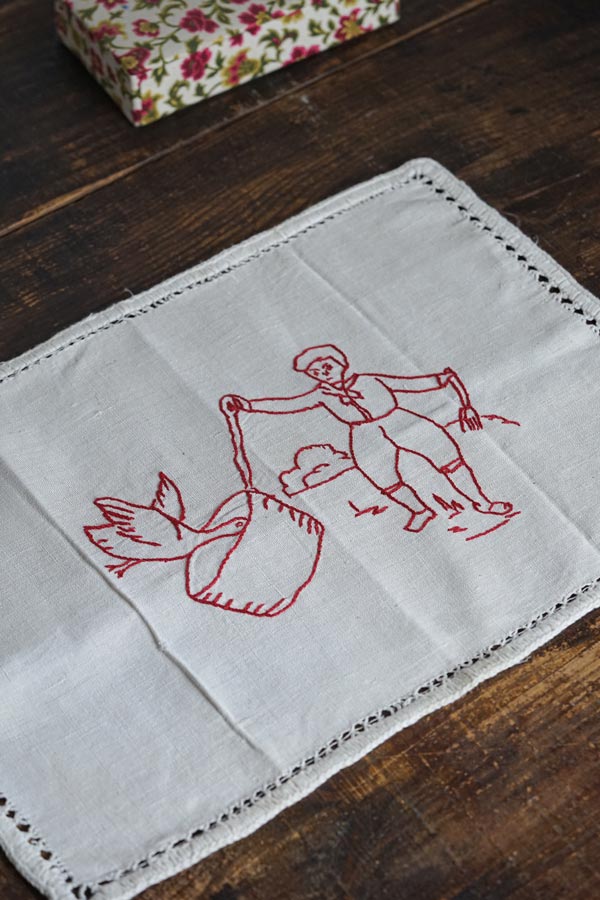 アンティークフランス/イタリア レティシアクローバー刺繍 リネン