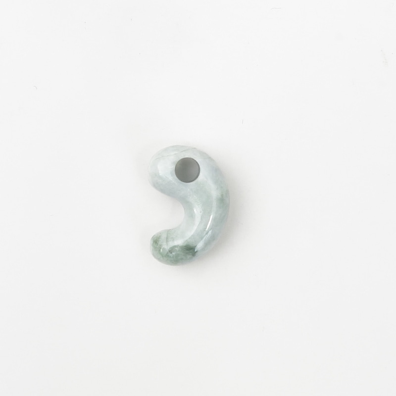 糸魚川翡翠古代勾玉20mm （itoigawa Jadeite）｜マライカ公式通販