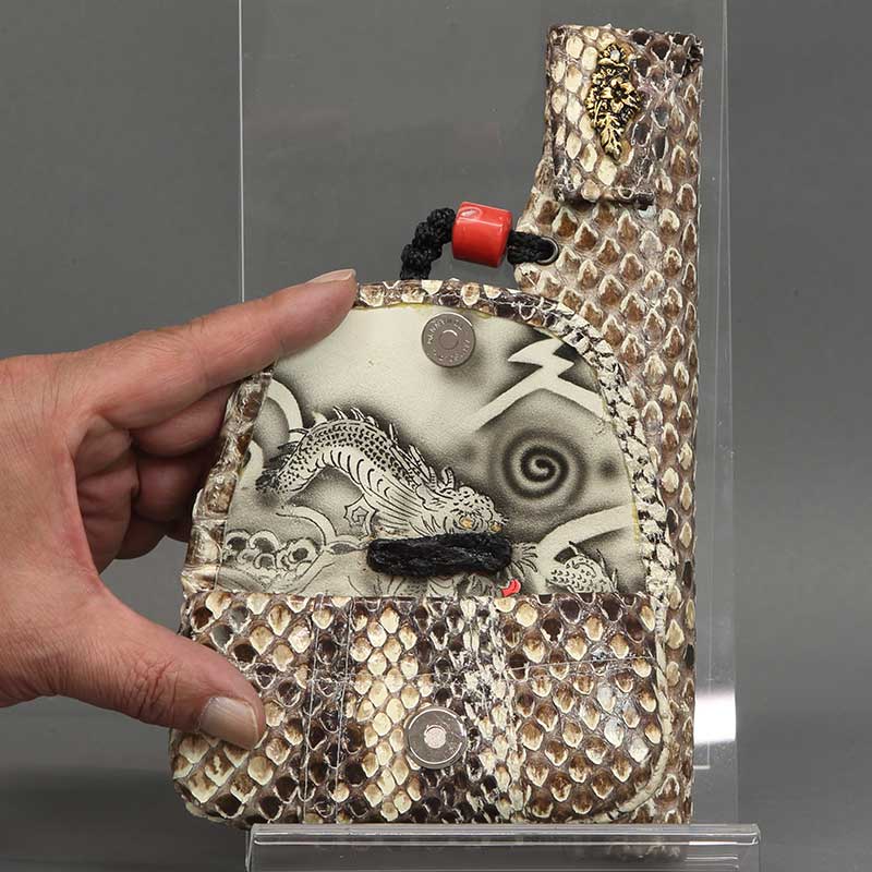 叺（カマス）煙管・刻み煙草入れ【ヘビ革｜錦蛇】祭用品専門店浅草絆纒