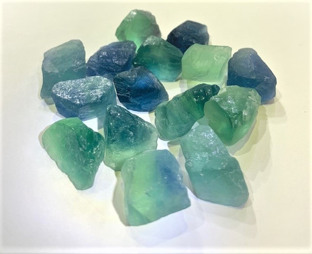 大人気なので再追加！】フローライト ラフ型原石 1粒売り | ☆名前から