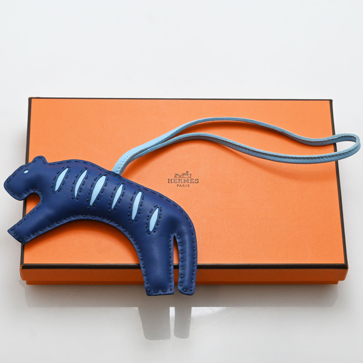 エルメス HERMES ルールー チャーム ブルーマルト/セレスト