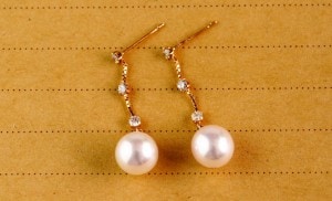 K18南洋白蝶真珠アメリカンピアス【大きさ8㎜・長さ8㎝】＜G4327-6