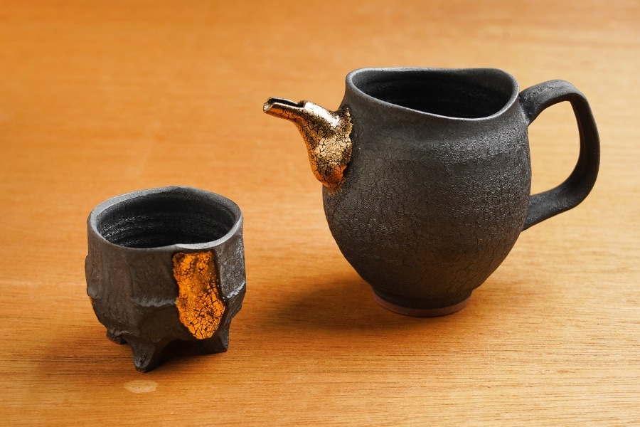 凍裂 金彩四つ足ぐい呑み | CERAMIC-STUDIO GAKU 【 北海道 スロウなお