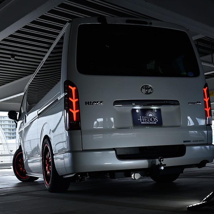 HELIOS 200系ハイエース 3Dユーロ ビーム テールランプ 左右セット