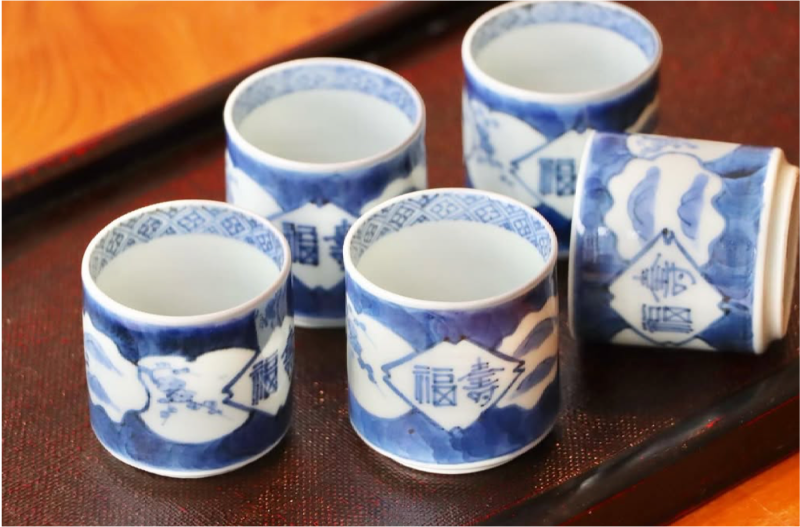 合羽橋から車で5分🚶✨お土産に古伊万里の器はいかがですか？