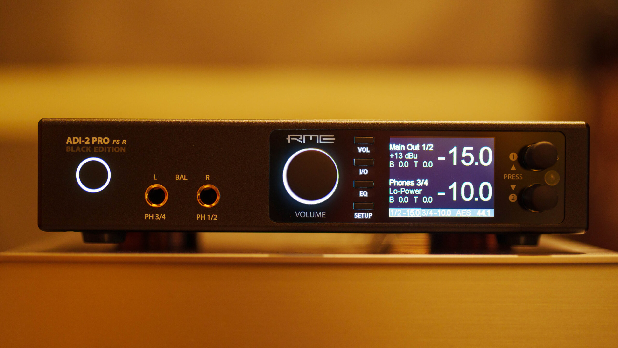 RME「ADI-2 Pro FS R Black Edition」業務スタジオで半年使用しての