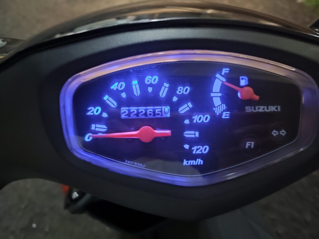 アドレスV125S スピードメーター 偏光板 LED交換済 低走行