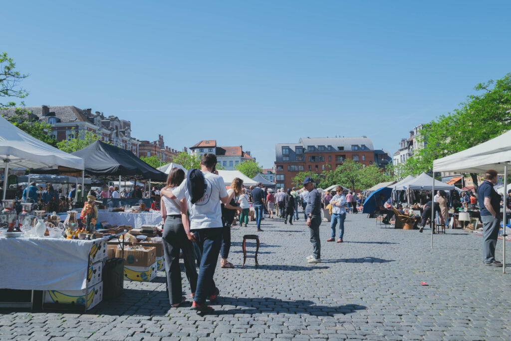 更に値下げ中‼️ベルギーアンティーク木製折りたたみスツールジュド